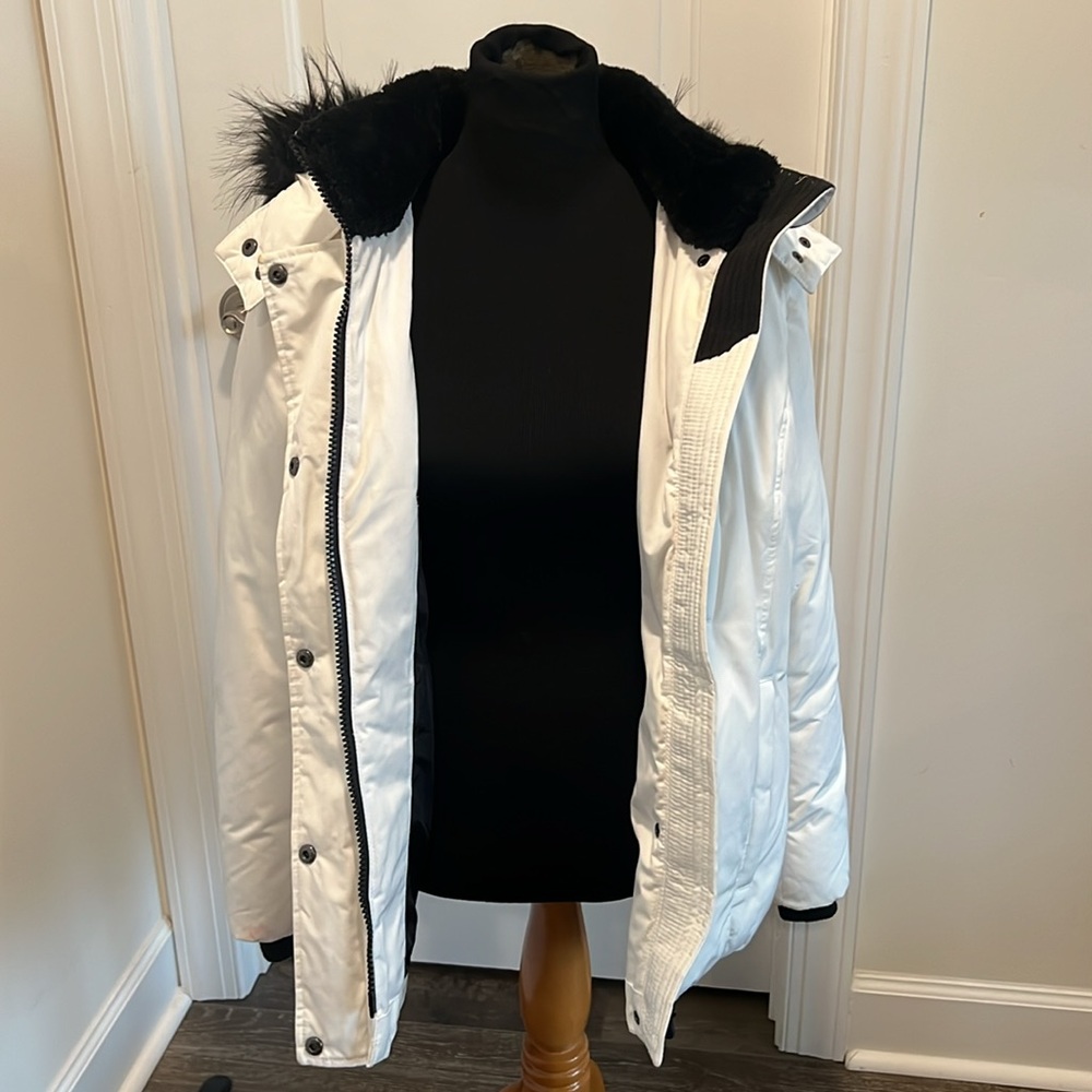 Arctic Expedition Down Coat with Faux Fur Removable Hood White Sz M
